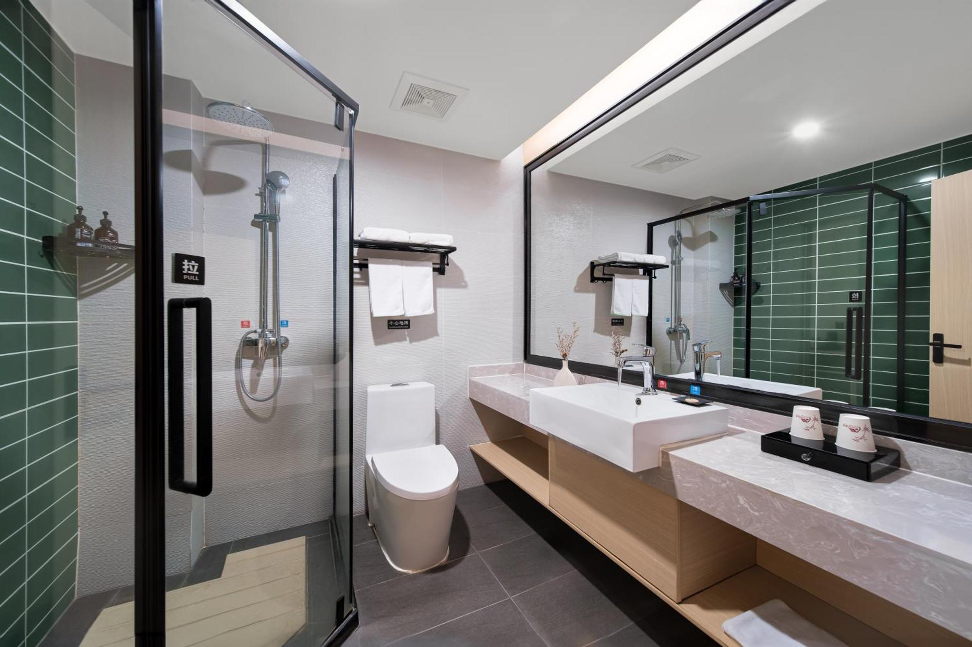 Bai Ling Hotel Nanning Exterior photo